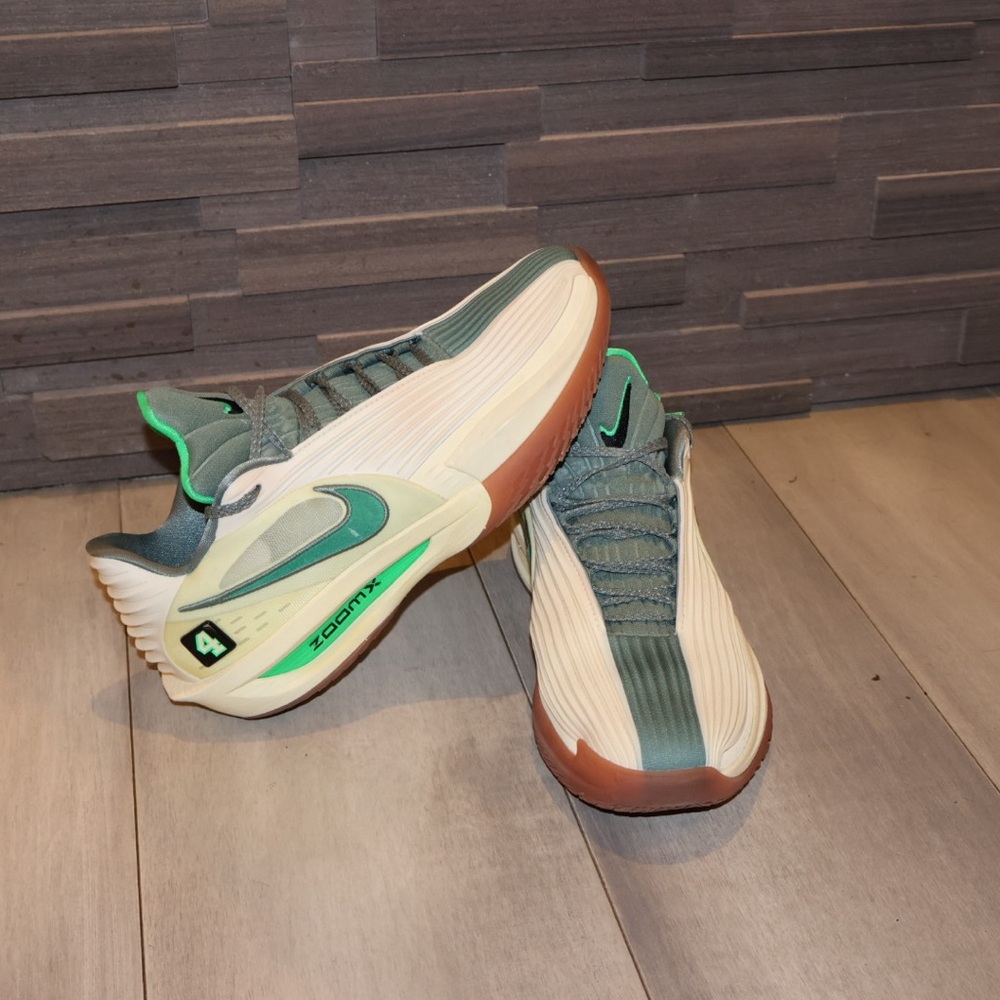 Nike ZoomX “GT Cuts” Green and White Athletic Shoes